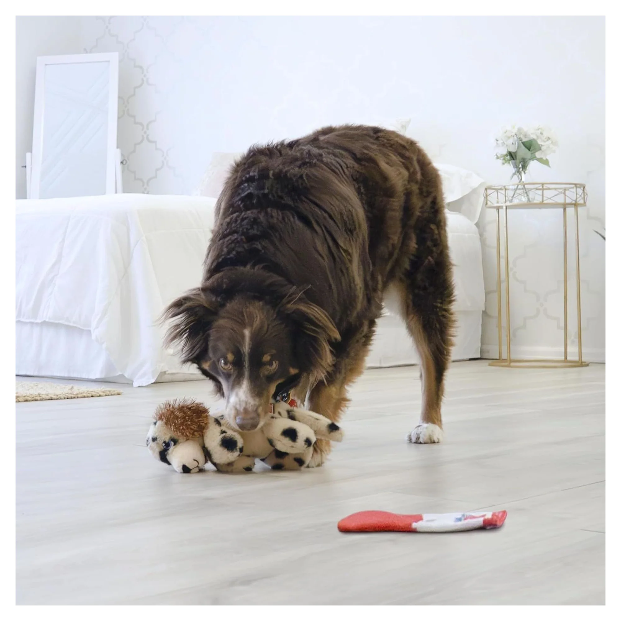 Kong Comfort Pups Spot Köpek Şeklinde Peluş Köpek Oyuncağı M — Kumaş ve Peluş Oyuncaklar, 110 g — Görsel 4